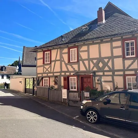 Romantikurlaub Im Weindorf *